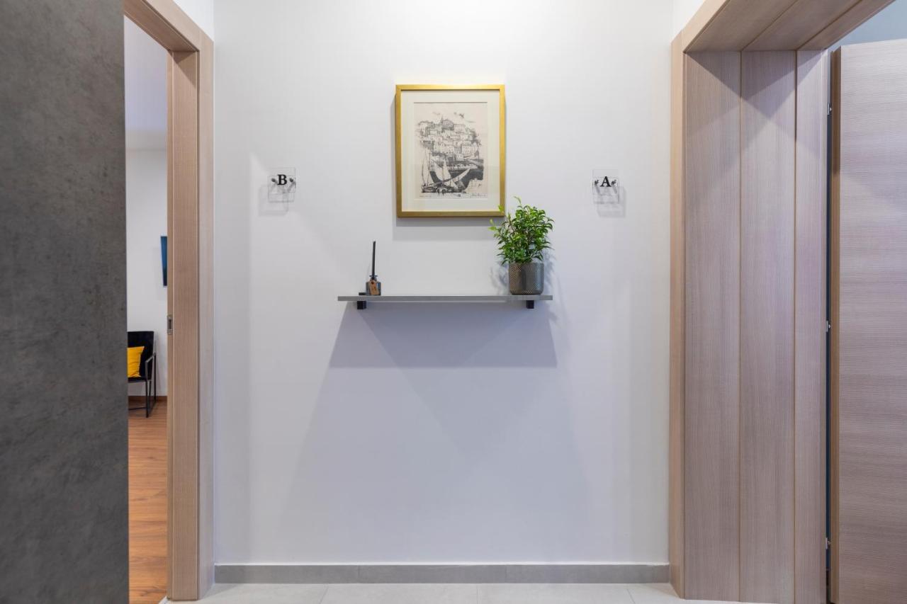 Deluxe Rooms And Apartments Korzo พูลา ภายนอก รูปภาพ